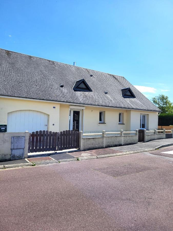 Gite Cadet Rousselle Lessay エクステリア 写真